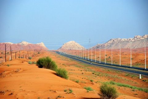 Construction of Dubai - Fujairah Freeway